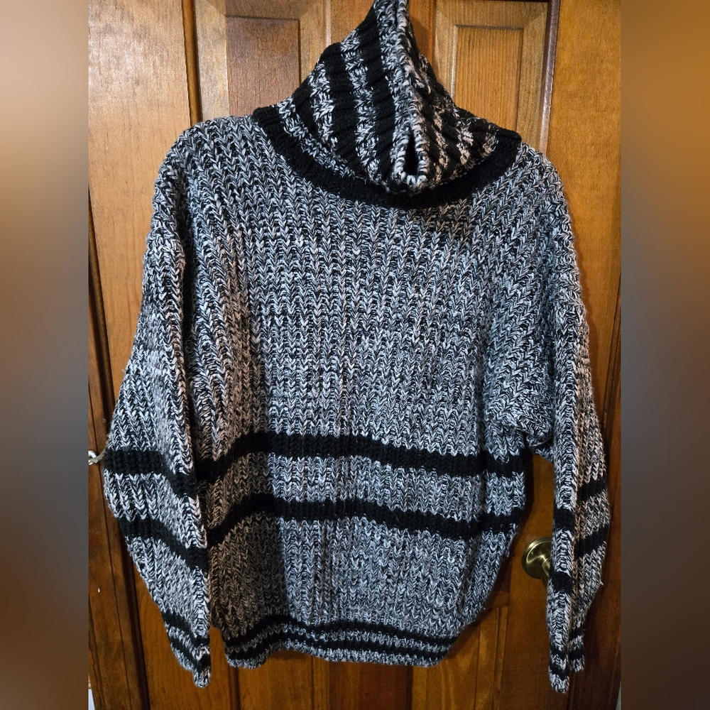 Black and Gray Women's Sweater